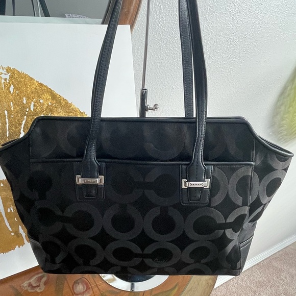 Coach Signature C Black Shoulder Bag - Picture 5 of 17